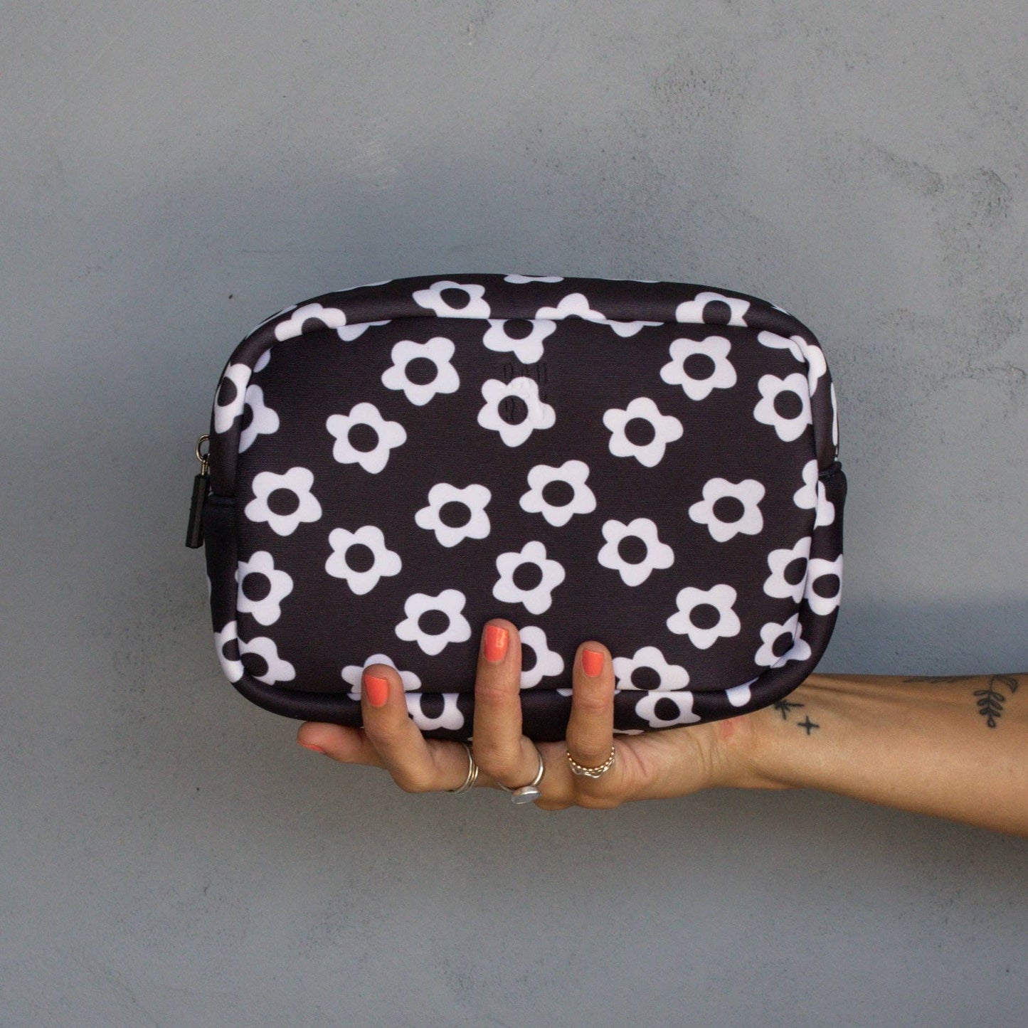 Neoprene Pouch White Flower