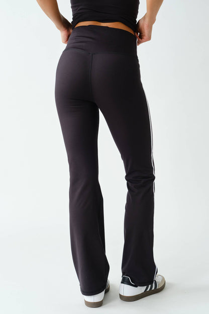 Sculpted High-Waist Flare Legging