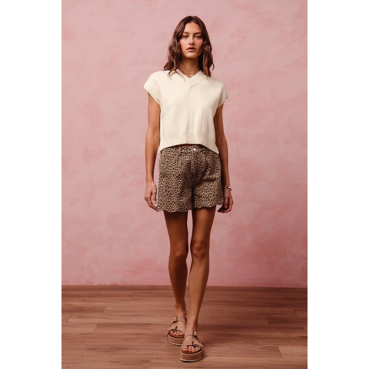Scallop Hem Leopard Shorts
