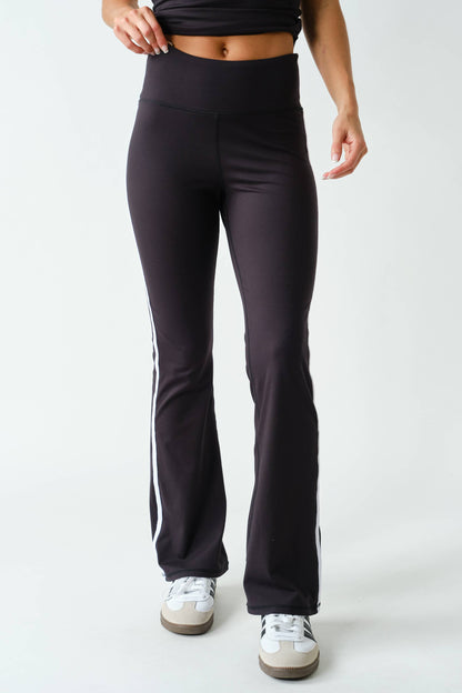 Sculpted High-Waist Flare Legging