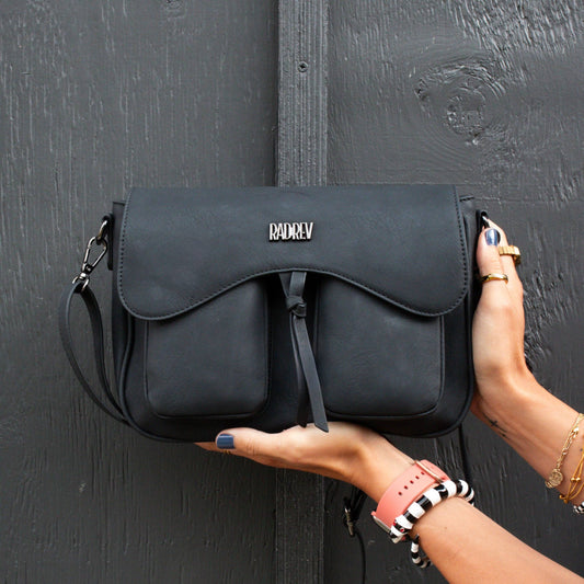 Saddle Bag in Matte Black