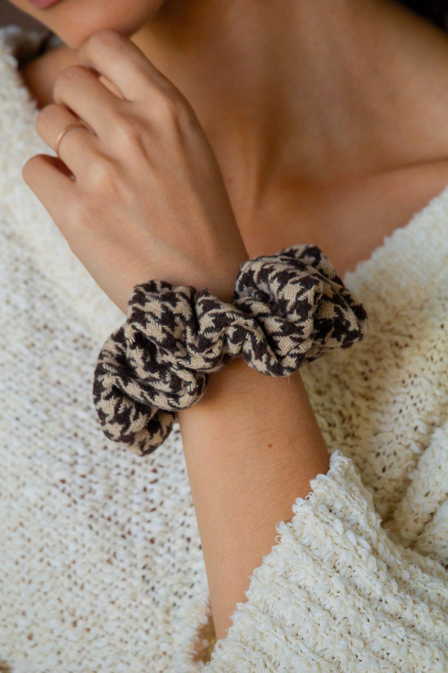 Houndstooth Oversized Scrunchie