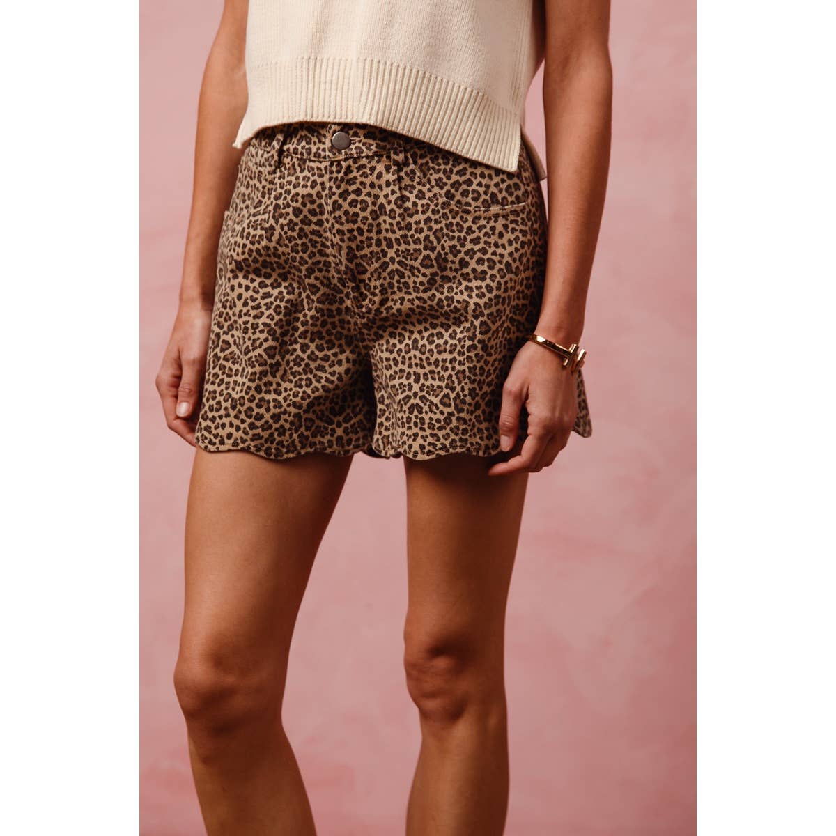 Scallop Hem Leopard Shorts
