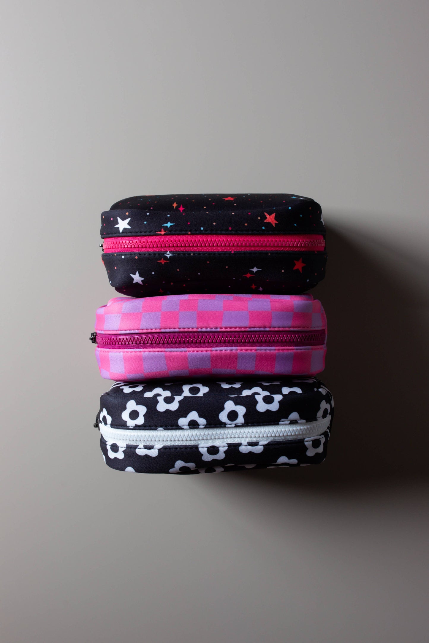Neoprene Pouch White Flower