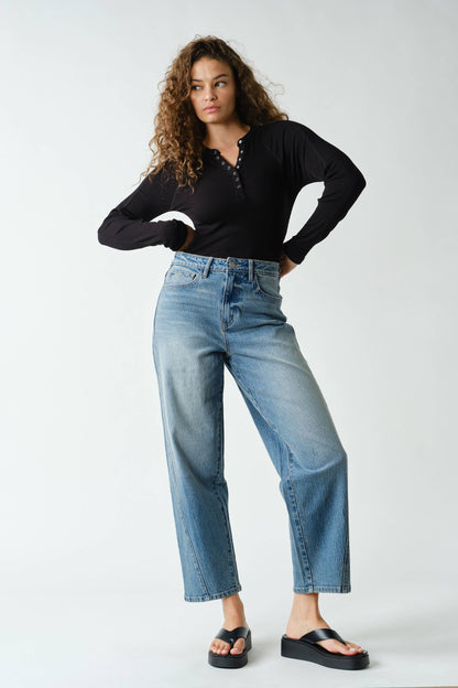 Essential Long-Sleeved Micro-Ribbed Henley Top