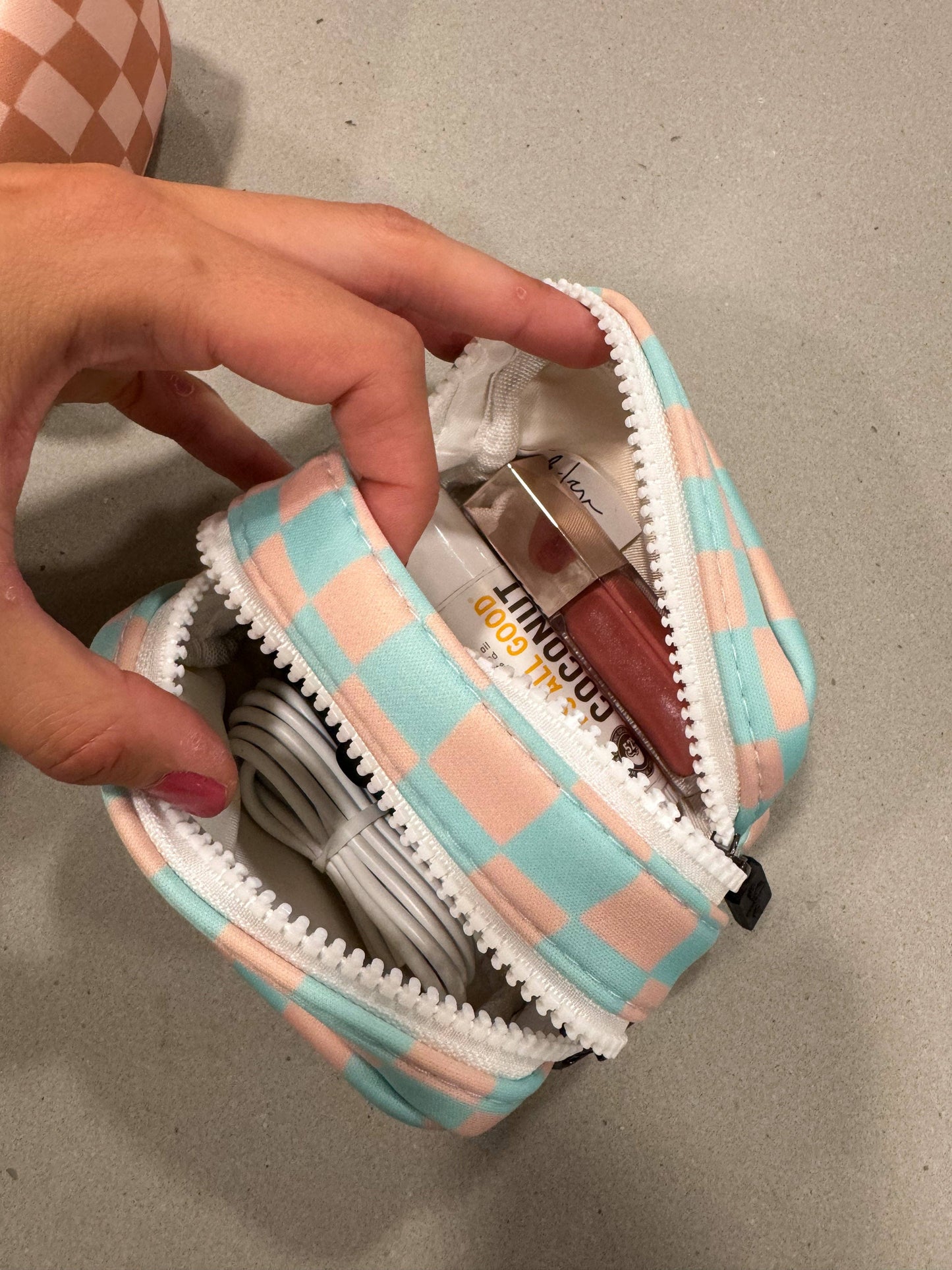 Micro Pouch in White Flower