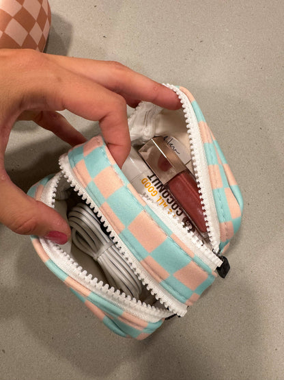 Micro Pouch in White Flower