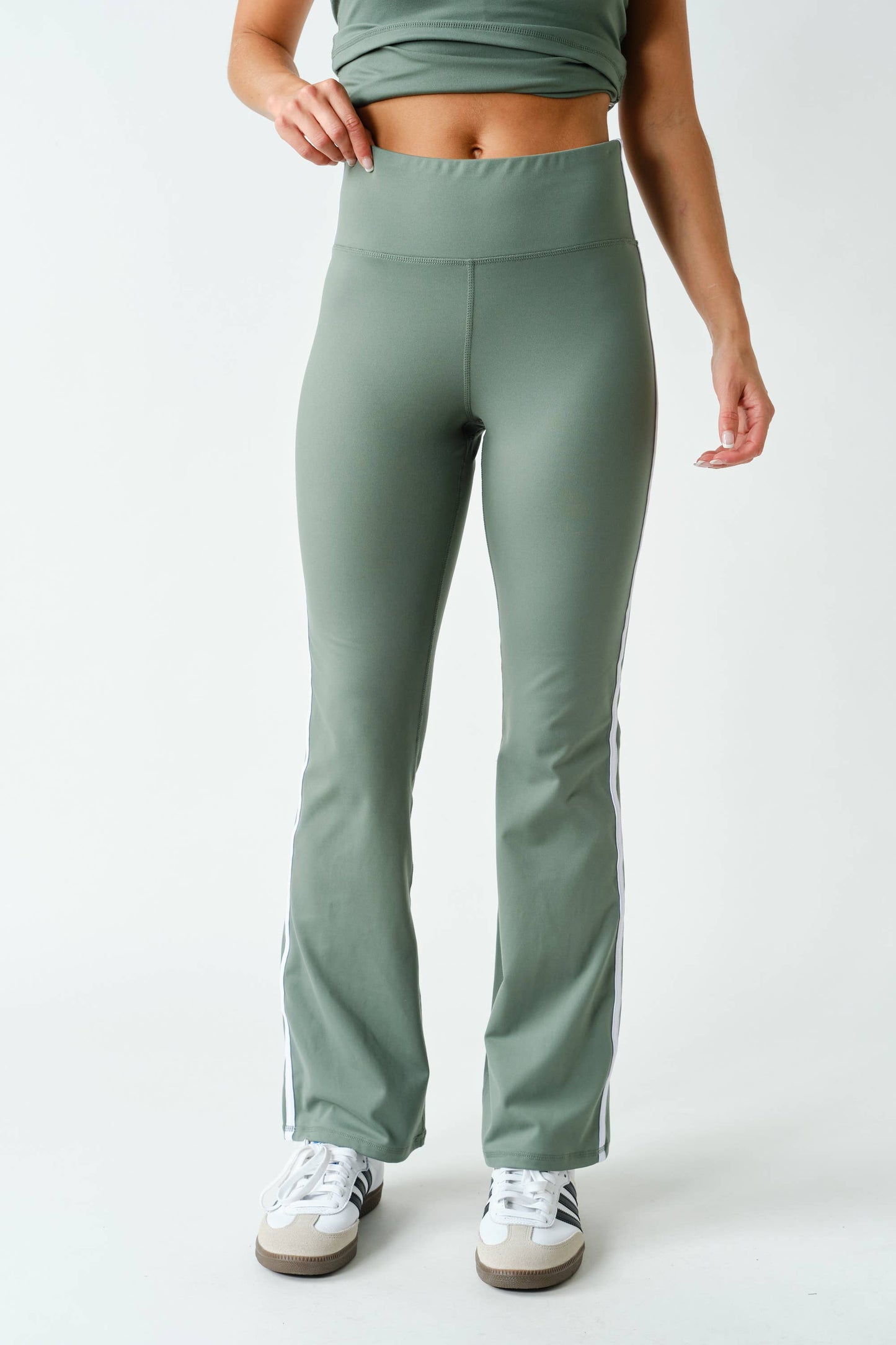 Sculpted High-Waist Flare Legging