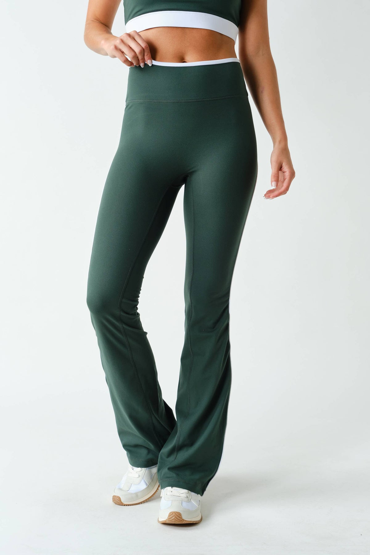 Venice Contrast-Piping Flare Pants