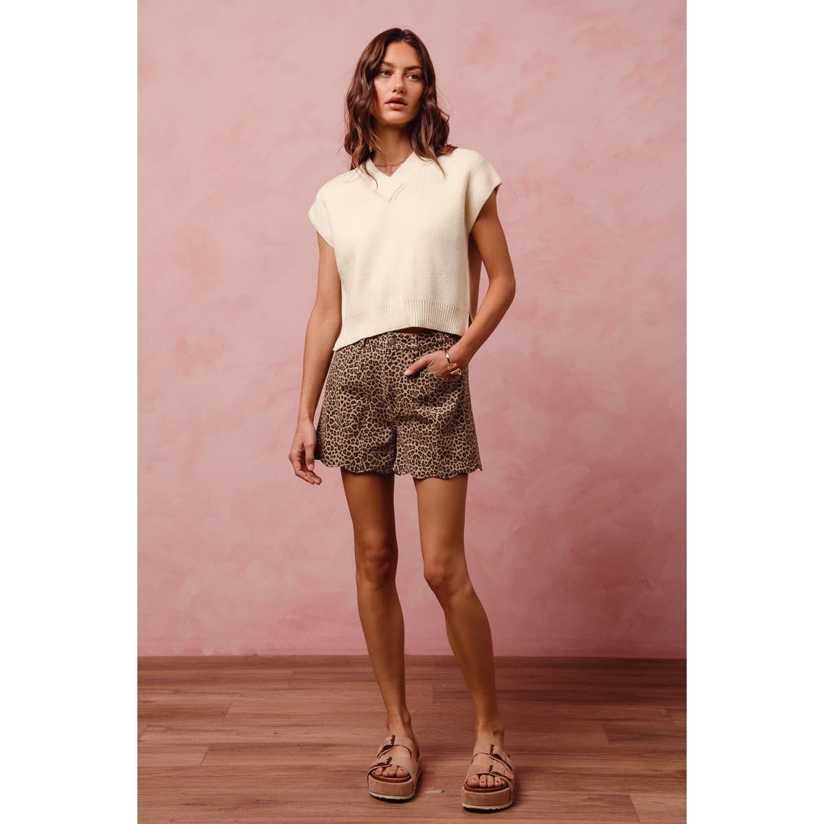 Scallop Hem Leopard Shorts