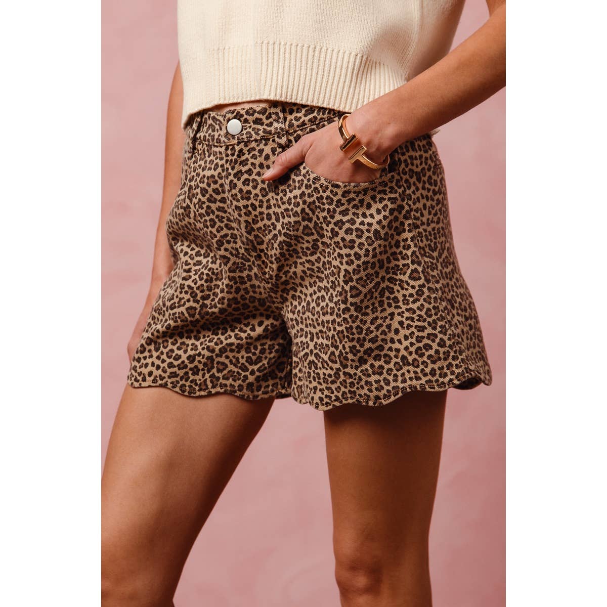 Scallop Hem Leopard Shorts